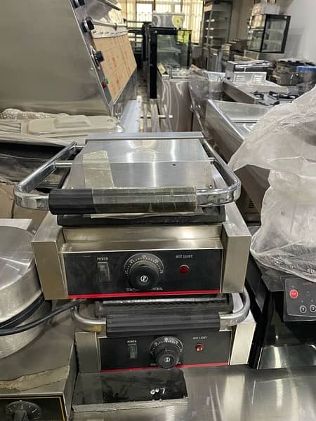 Panini Grill | Sandwich Machines | Commercial Kitchen Equipment 3