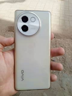 vivo v30e only 1.5 month used 10 by 10 complete 0