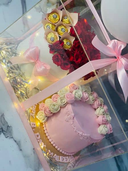 acrylics box with cake 4