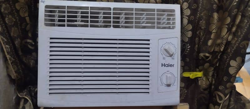 Haier Window AC 0.5 Ton 1