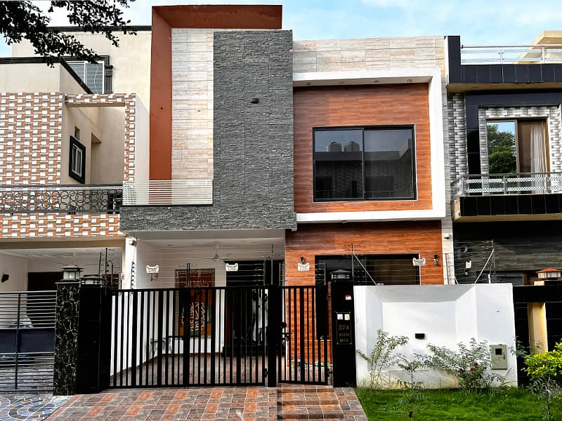 10 Marla Brand New House For Sale In Lake City Block M7 Block A Lahore 0