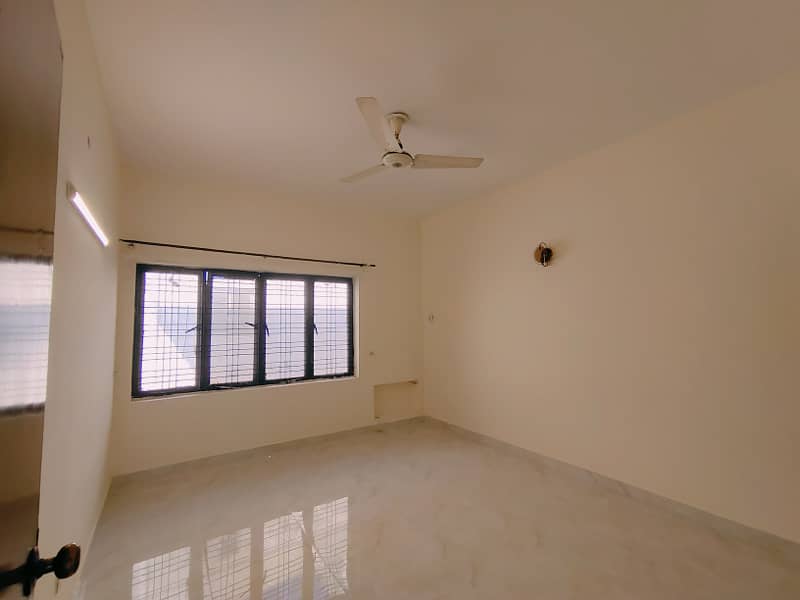 1 Kanal Upper Portion For Rent In DHA Phase 4 Lower Locked 9