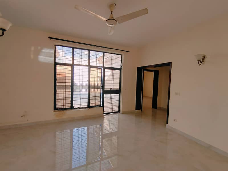 1 Kanal Upper Portion For Rent In DHA Phase 4 Lower Locked 18