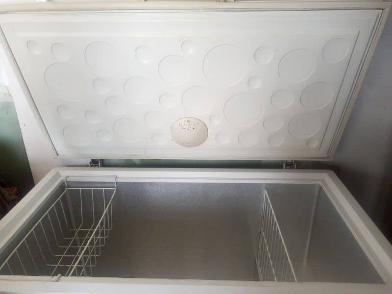 deep freezer for sell in good condition 5