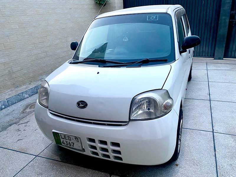 Daihatsu Esse 2011 3