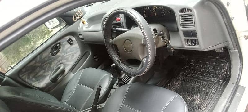 Suzuki Baleno 2004 11