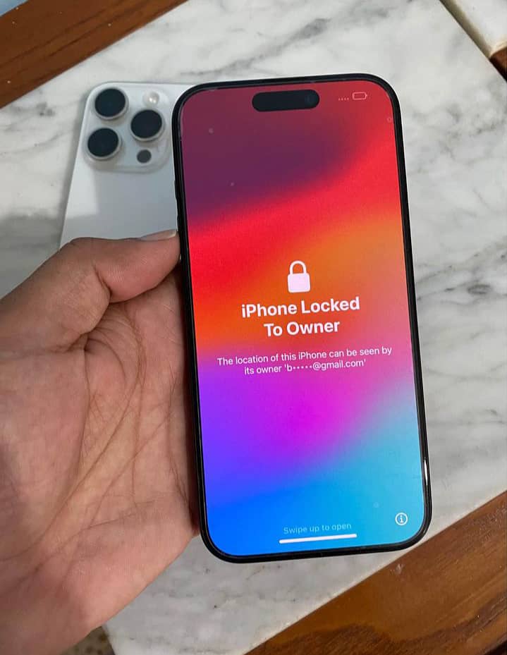 Iphone 15 pro max icloud locked. 10 by 10 condition. Full genuine 1