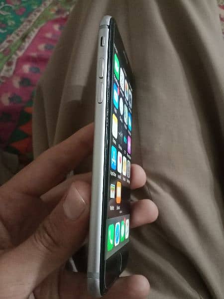 Iphone 6  condition 10/10 all ok 4/64 single sim pta approved 1