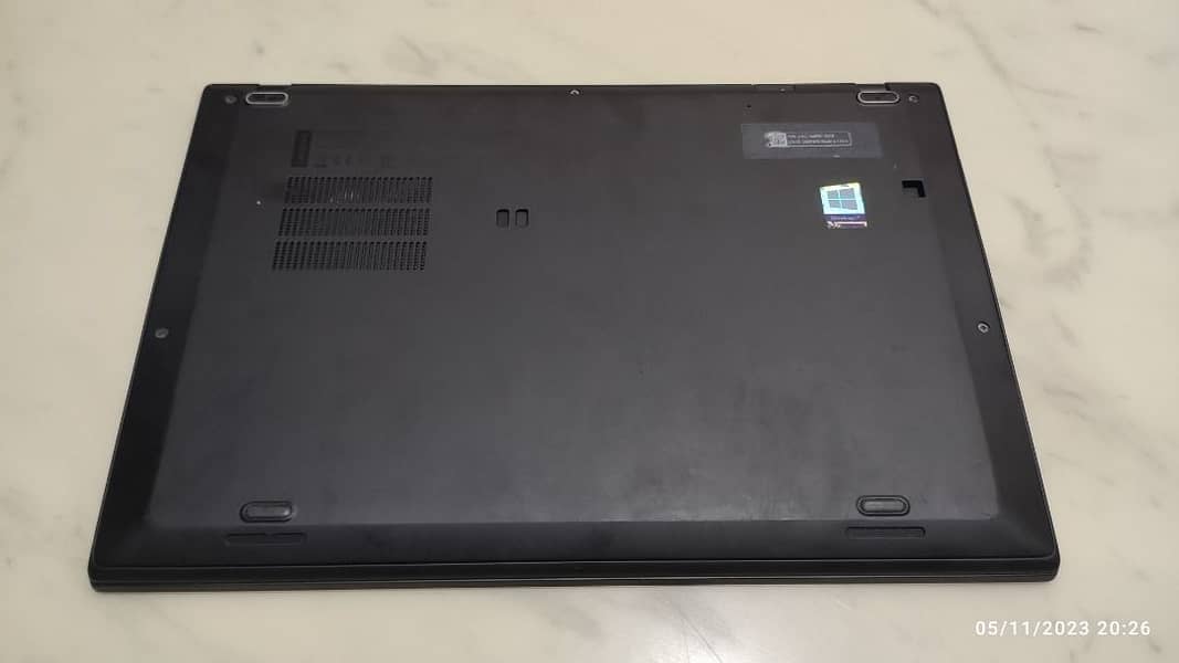 16GB Ram || Lenovo Slim Laptop 6th Generation with 1920p sharp display 2