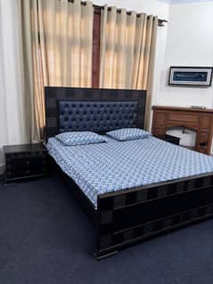 King Size Bed Set For Sale 0