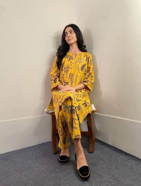 2 Pcs yellow  women's  stitched linen printed suit 2