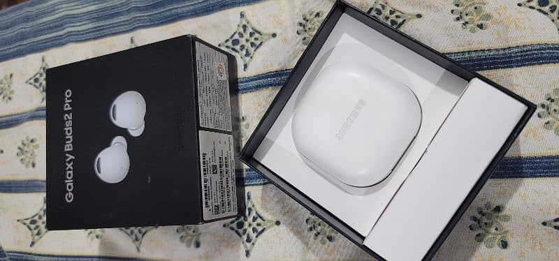 Samsung Buds2 Pro (White) 4