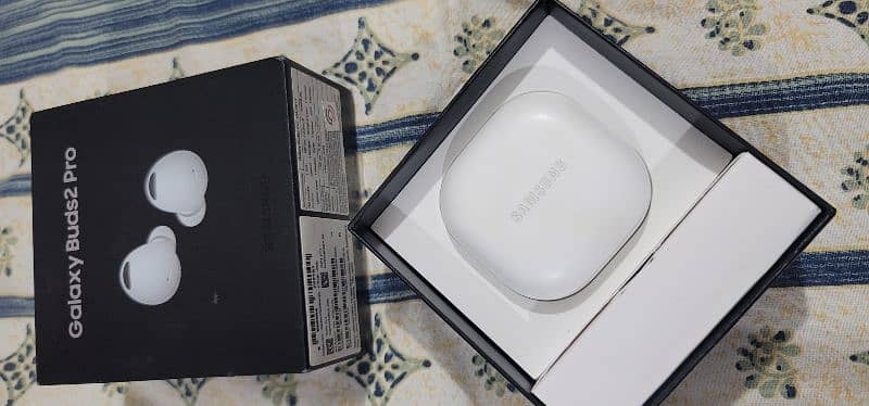 Samsung Buds2 Pro (White) 5