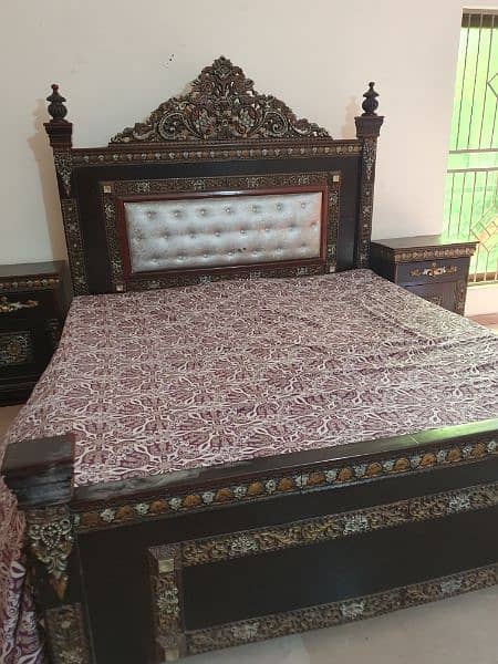 Queen Bed with side tables 4