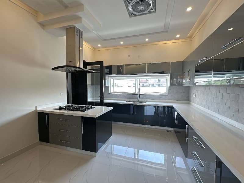 1 Kanal Elegant And Contemporary 5-Bedroom House With Double Height Lobby In Prestigious DHA Phase 5 4