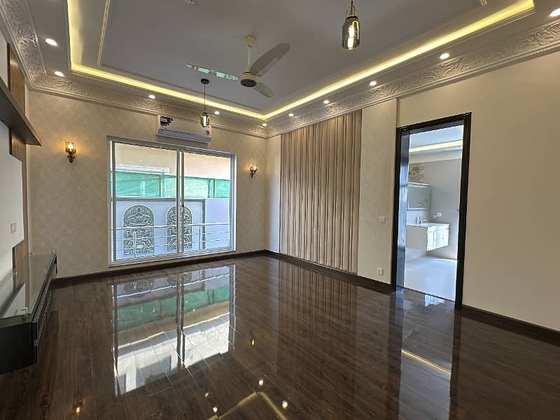 1 Kanal Elegant And Contemporary 5-Bedroom House With Double Height Lobby In Prestigious DHA Phase 5 18