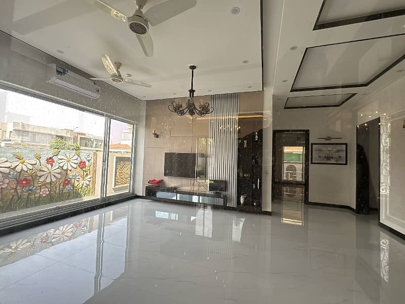 1 Kanal Elegant And Contemporary 5-Bedroom House With Double Height Lobby In Prestigious DHA Phase 5 28