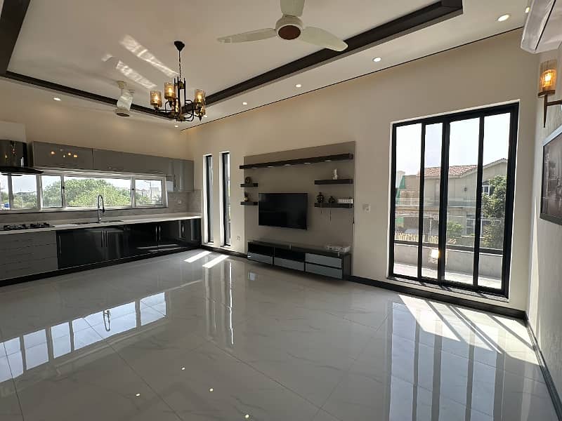 1 Kanal Elegant And Contemporary 5-Bedroom House With Double Height Lobby In Prestigious DHA Phase 5 30