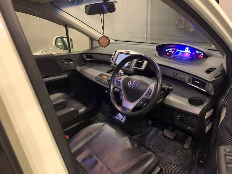 Honda Freed 2018 3