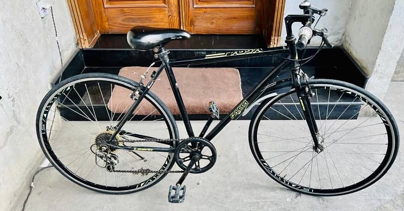 Excellent condition imported bicycle 1