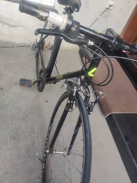 Excellent condition imported bicycle 3