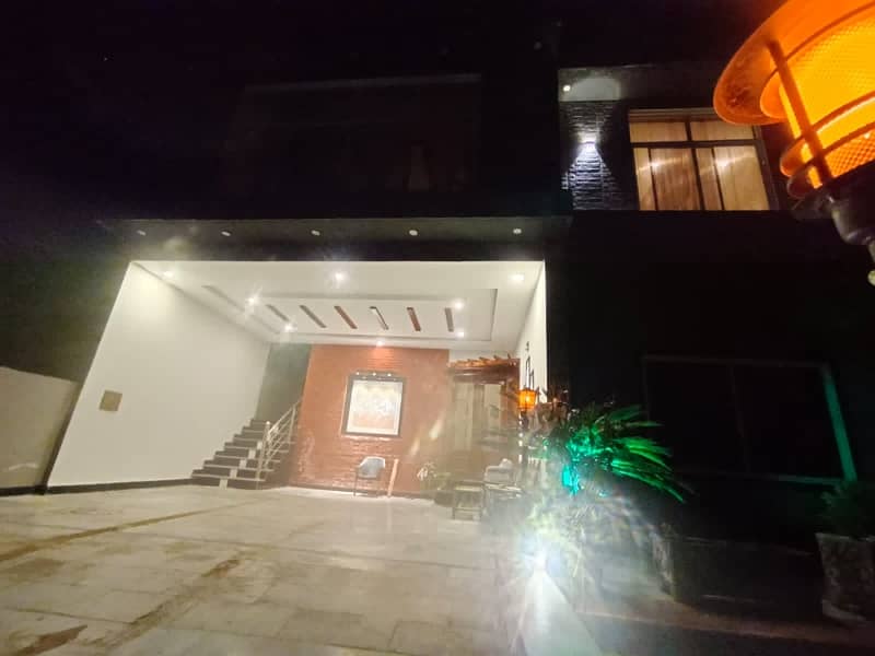 one kelan house for sale in bani gala furnished good location near Imran Khan chook bani gala 8