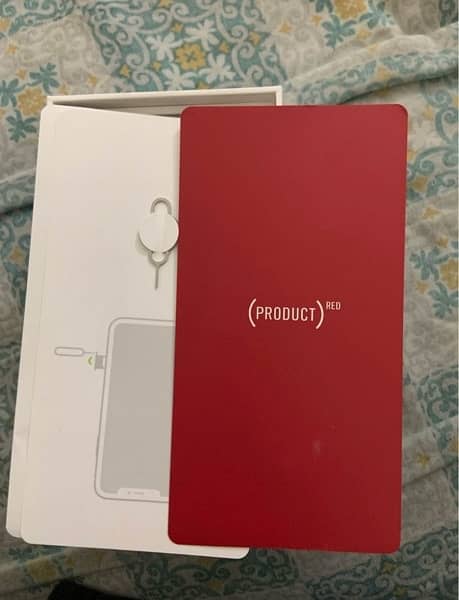 iphone xr with box (complete) 4