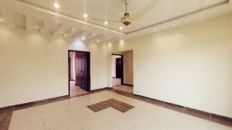 10 Marla 3 Bed Flat On 7th Floor For Sale In Askari 11 Lahore 5