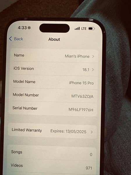 iphone 15 pro (256GB) Blue titanium 5