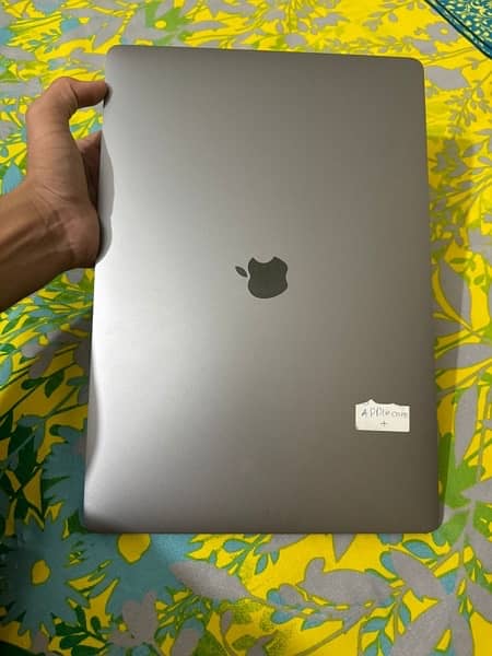 Macbook Pro 16/512GB i7 0