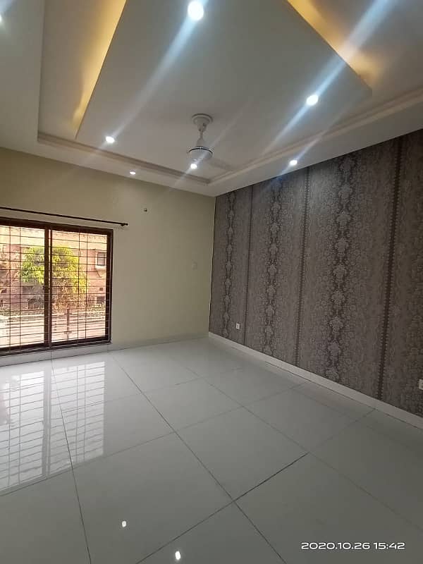 Double Unit 1 Kanal Corner House Available For Rent in DHA Phase 1 23