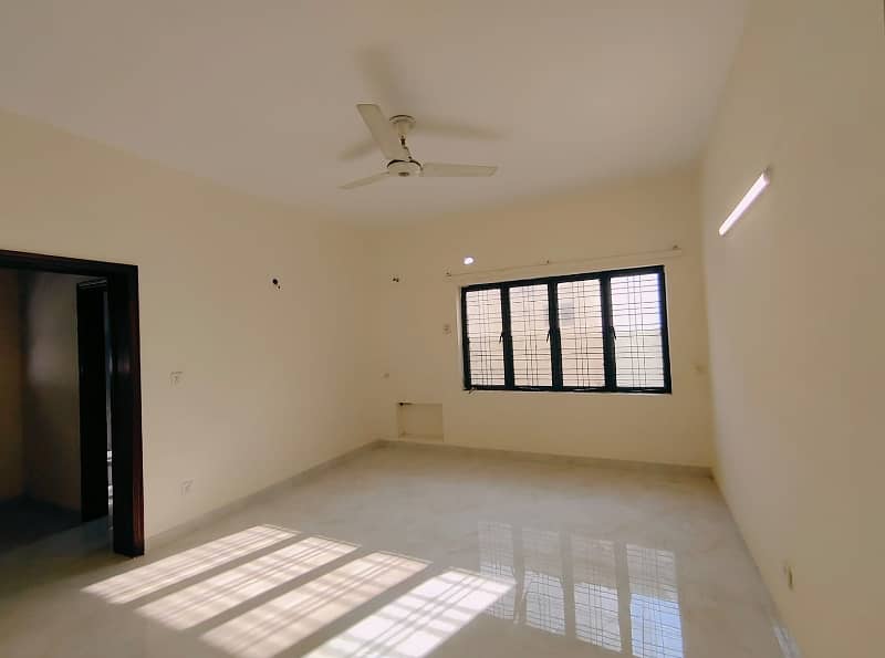 1 Kanal Upper Portion For Rent In DHA Phase 4 Lower Lock 4