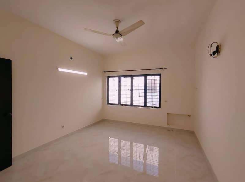 1 Kanal Upper Portion For Rent In DHA Phase 4 Lower Lock 6