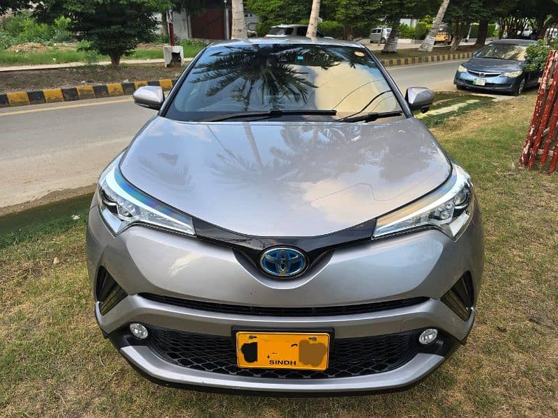 Toyota C-HR*HV S V version 1