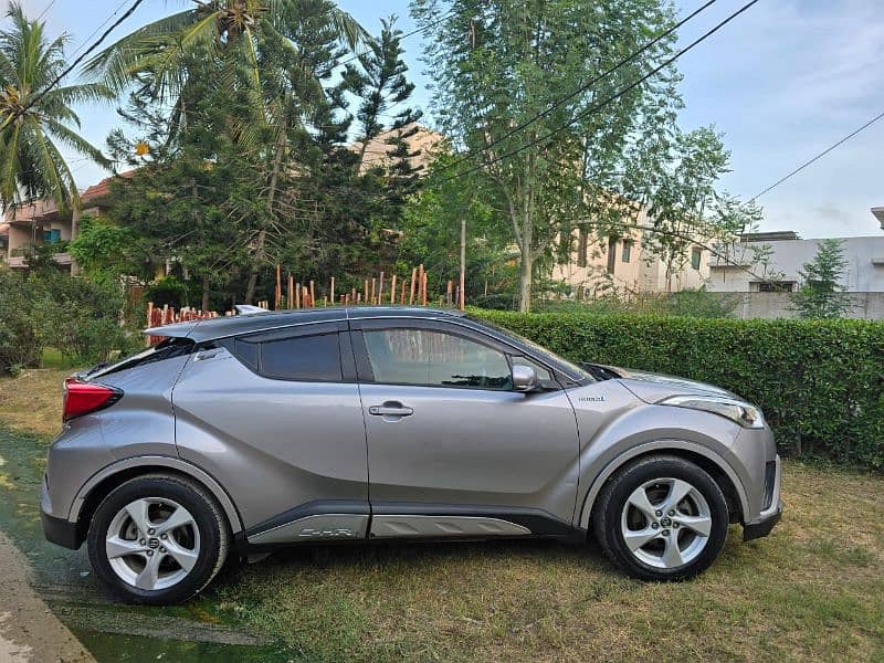 Toyota C-HR*HV S V version 2