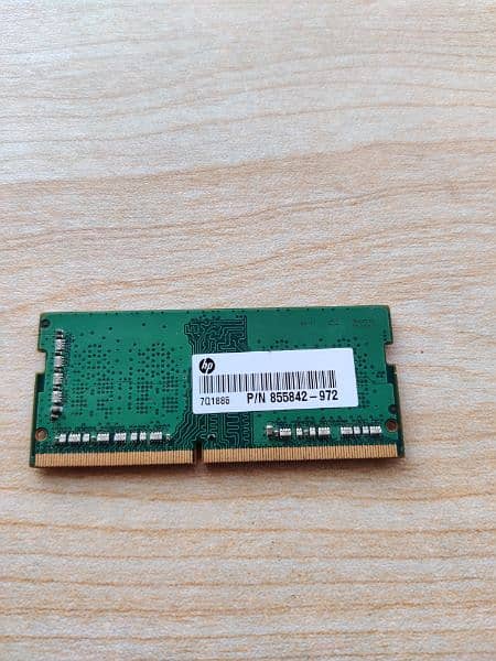 SAMSUNG 4GB DDR4 RAM 1