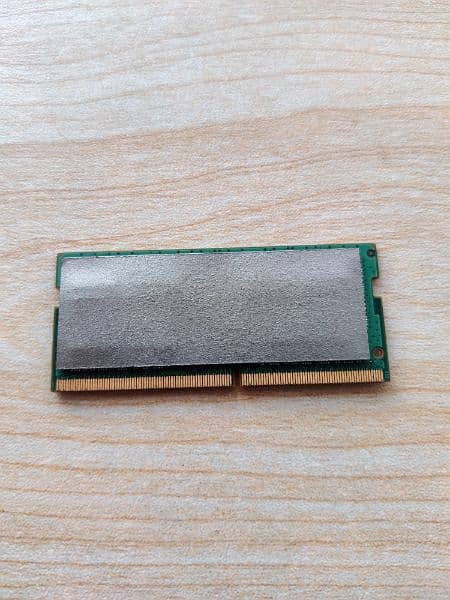 SAMSUNG 4GB DDR4 RAM 3