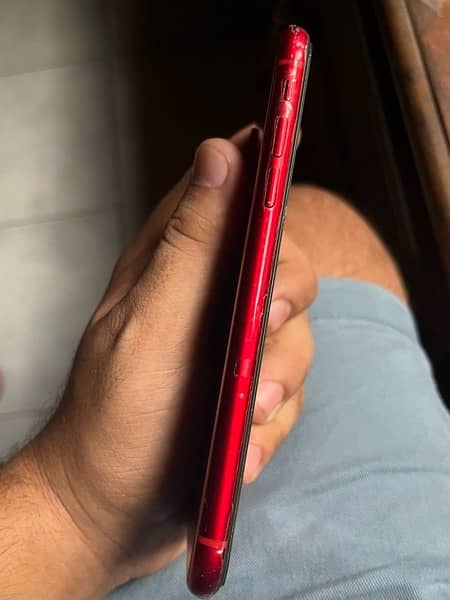 iphone xr factory unlock (red product ) 2