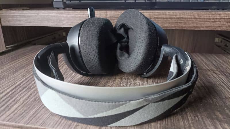 "SteelSeries Arctis 7 Wireless Headset: Comfort, Sound Quality, and Ba 2