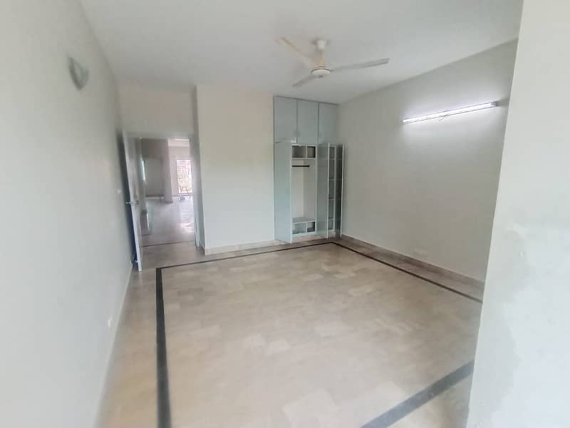 Ideal 10 Marla Flat For Sale In Rehman Gardens Near Dha Phase 1 5