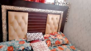 double bed, dressing table