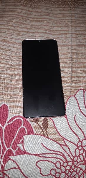 Samsungs20 5g 8/128GB non pta ha is liye simtraw nhi ha 10/10condition 6