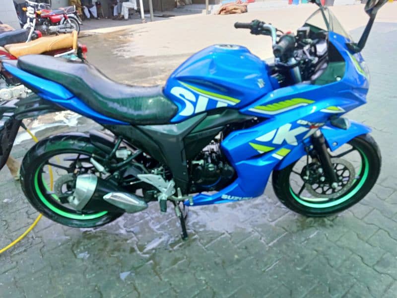 Suzuki Gixxer SF 150 9