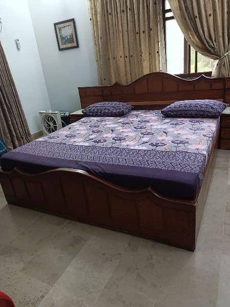 bed set with dressing table 7