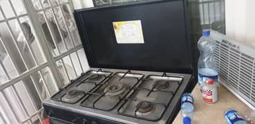 Cooking Range / Oven / Pizza / Roast / Electric Ignition - Good Condi