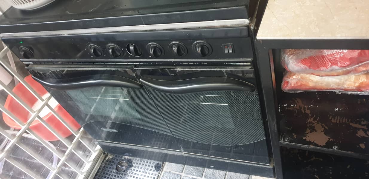 Cooking Range / Oven / Pizza / Roast / Electric Ignition - Good Condi 1