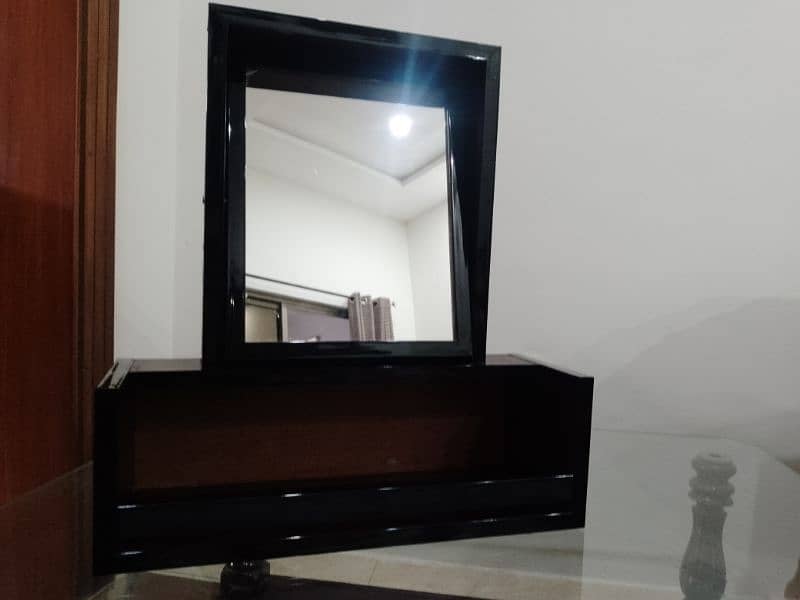 Elegant wall hanging Dressing Table with Mirror 2