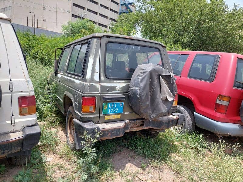 Mitsubishi Pajero 1986 3