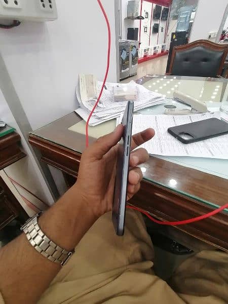 Oppo F17 8/128 in 10/8 condition 3