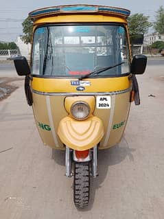 Heavy 6 Sitter CNG Rikshaw